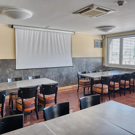 Arena Hotel 4*