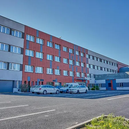 Arena Hotel 4*