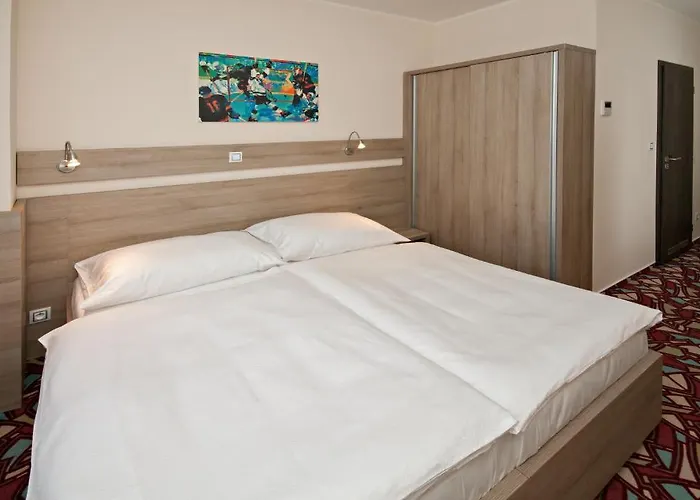 Arena Hotel 4*