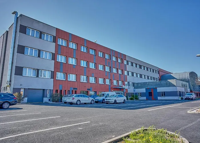 Arena Hotel 4*